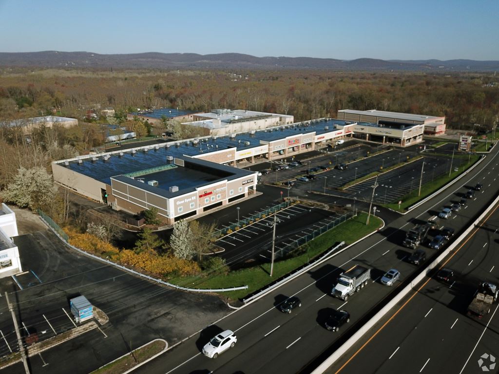 BRENTWOOD PLAZA, WAYNE, New Jersey           07470     